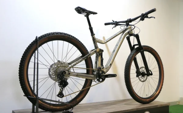 scott genius 950 medium (pre owned) SCOTT Genius 950 Medium (Pre-Owned)