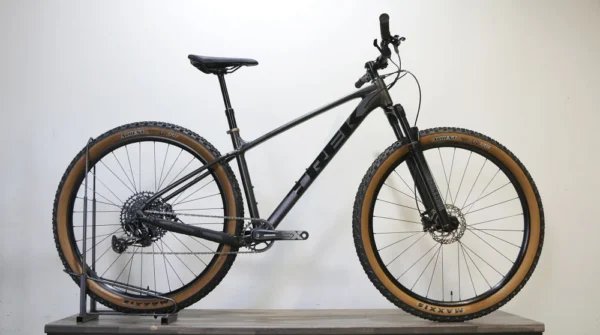 titan racing cypher gen 2 rs carbon pro (2025) TITAN RACING Cypher Gen 2 RS Carbon Pro (2025)